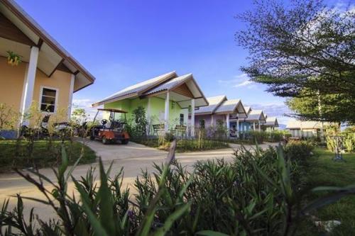 บ้านสวนน้ำรีสอร์ท