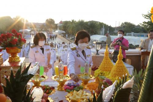 พิธีบวงสรวง สักการะสิ่งศักดิ์สิทธิ์ และพิธีทำบุญตักบาตร ครบรอบ 28 ปี วันสถาปนาจังหวัด
